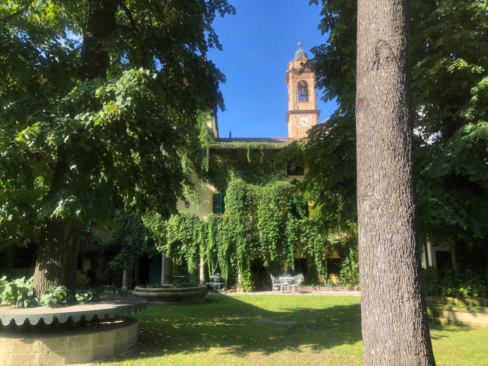 Bed and Breakfast Palazzo Sismonda Corneliano d'Alba Exterior foto