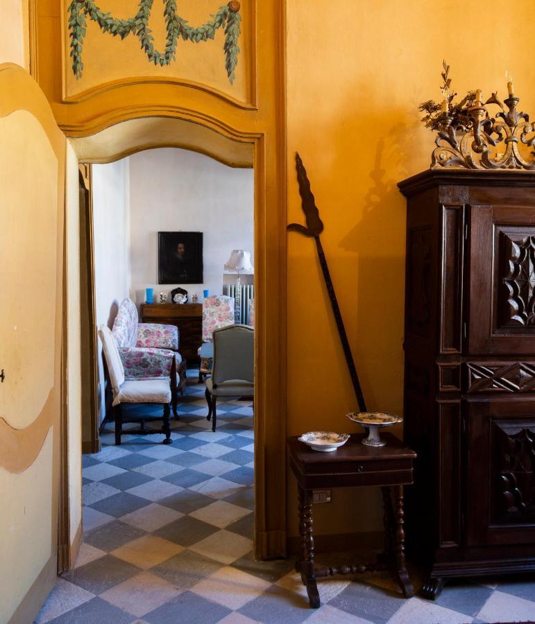 Bed and Breakfast Palazzo Sismonda Corneliano d'Alba Exterior foto