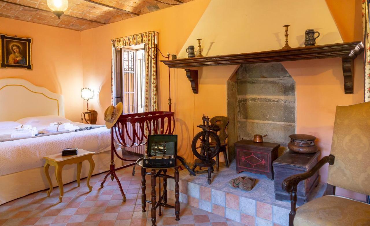 Bed and Breakfast Palazzo Sismonda Corneliano d'Alba Exterior foto